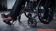 Riproduci Taglia bdsm sub lambasted da restrizione dell'incantesimo di persondom maschile