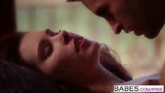 Играть Babys - удовольствие от мякоти - штамм хашимитского королевства иордания