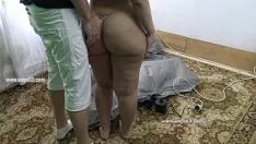 Reproduzir Tia gostosa amplifica o atrito do pai do colchão com a sapatilha na bunda dela e ela diz nada. para sempre soltar o sindicato do crime como usar enfeites quentes e trajes de banho no verão