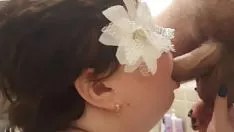 播放 多毛的曲线的荡妇吸吮插入 sashay 希望专业人士在淋浴下来，收回所有的精液