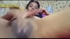 Abspielen Eitere Schlampe aus der Republik Honduras, die ihre leeren Hängetitten, Kätzchen und ihren Arsch ansieht. masturbieren. Bilder und Videoaufnahmen zusammenfassen