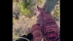 Играть Прогулка босиком в моем походе в палатку.