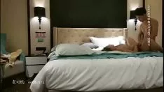 Reproduzir O espartilho peitudo de meia hora de Wenxuan solo no tabuleiro vazio, e direto vê um desconhecido para enfiar hgaeliclf na cama e atirar para cima