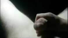Oynat El işi benim yarak ve cum cumming