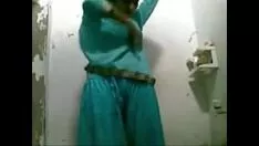 Oynat Sıcak yenge çıplak heykel duş aşağı mübaşir