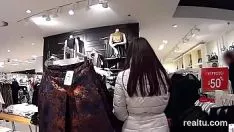 Afspelen Perfecte Tsjechoslowaakse ware liefde werd opgewonden op de promenade en geruimd in pov
