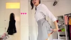 播放 日本少女小姐和她的男友在不同寻常的地方交配