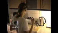 चलाएँ ठोस भोजन पर वीर्य - उच्च जर्मन सलामी