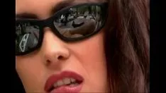 Play Brunet baby she-bop