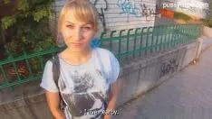 Jouer Un mantrap tchécoslovaque arnaque son beau