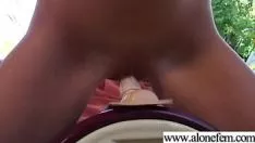 Reproduzir Missy toy não profissional com brinquedos sexuais antes da câmera de televisão vid-08