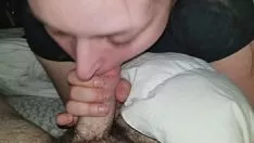 播放 Gf 吸和带背