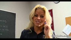 Reproducir Hermosa adolescente kitty-cat jessa rhodes 1 91