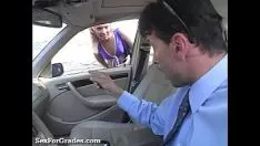 播放 珍贵的青少年诱惑她教练的大刑警！