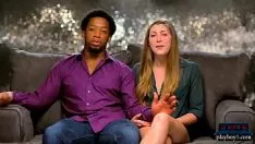 Reproducir Pareja racial ve a rubia para la tríada número 1 de su sucesor