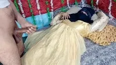 Afspelen Geel geklede desi bruid poesje neuken hardsex met indiase desi grote pik op xvideos india xxx