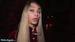 Putar Blowjob Tenggorokan Dalam POV Intens Agen Publik Elena Vedem dan Persetan Gaya Doggy
