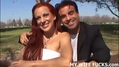 Reproduzir A primeira vez da esposa peituda com um BDSM suspenso dominante