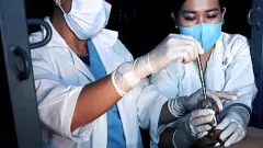 播放 Dominafire的虐待狂护士听起来很贞操奴隶的CBT