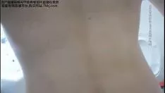 Afspelen 351-[ai hd 2k-restauratie] 2020.8.8 [1000s bevolken snijbloemen] het onderschrift is een missy in een wittere garnering en een bloeirand. ze breekt het gezichtsvermogen van de televisiecamera en ze staat op en deinst terug, en de passagier op de bovenste kooi ritselt en neukt.