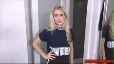 Reproducir Preciosa y moderada hermanastra suave follada por los hermanos mayores big sashay